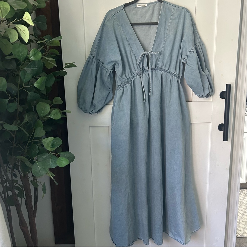 Port Augusta Dress - Chambray Dress with Pockets - Picture 4 of 8